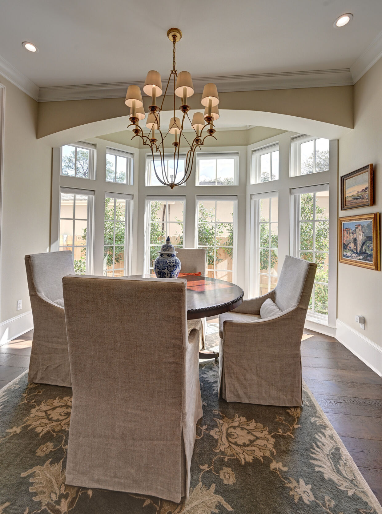 Gaynor 8 formal dining